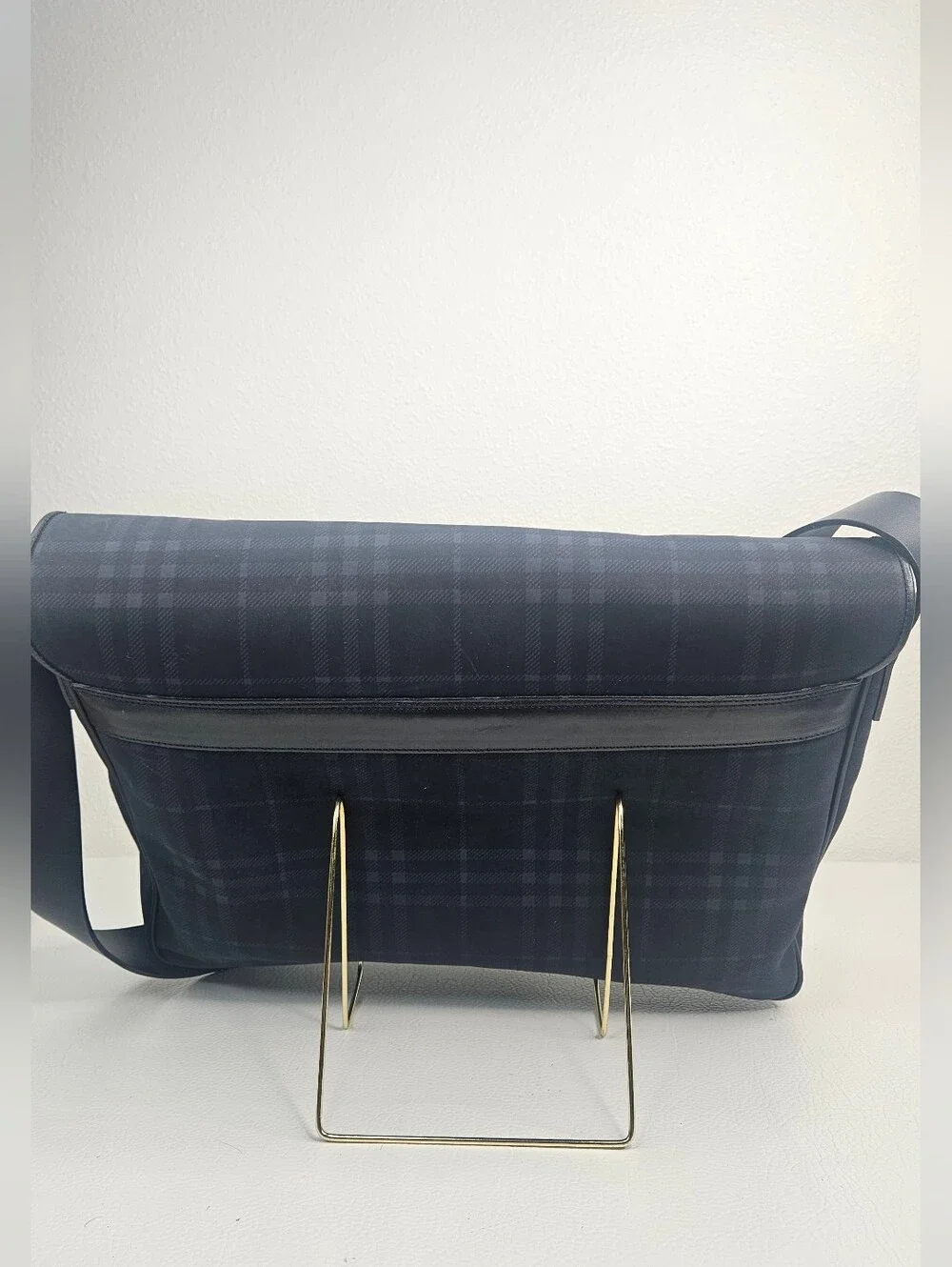 Authentic Burberry London Black Nova Check Messenger Crossbody Laptop Bag